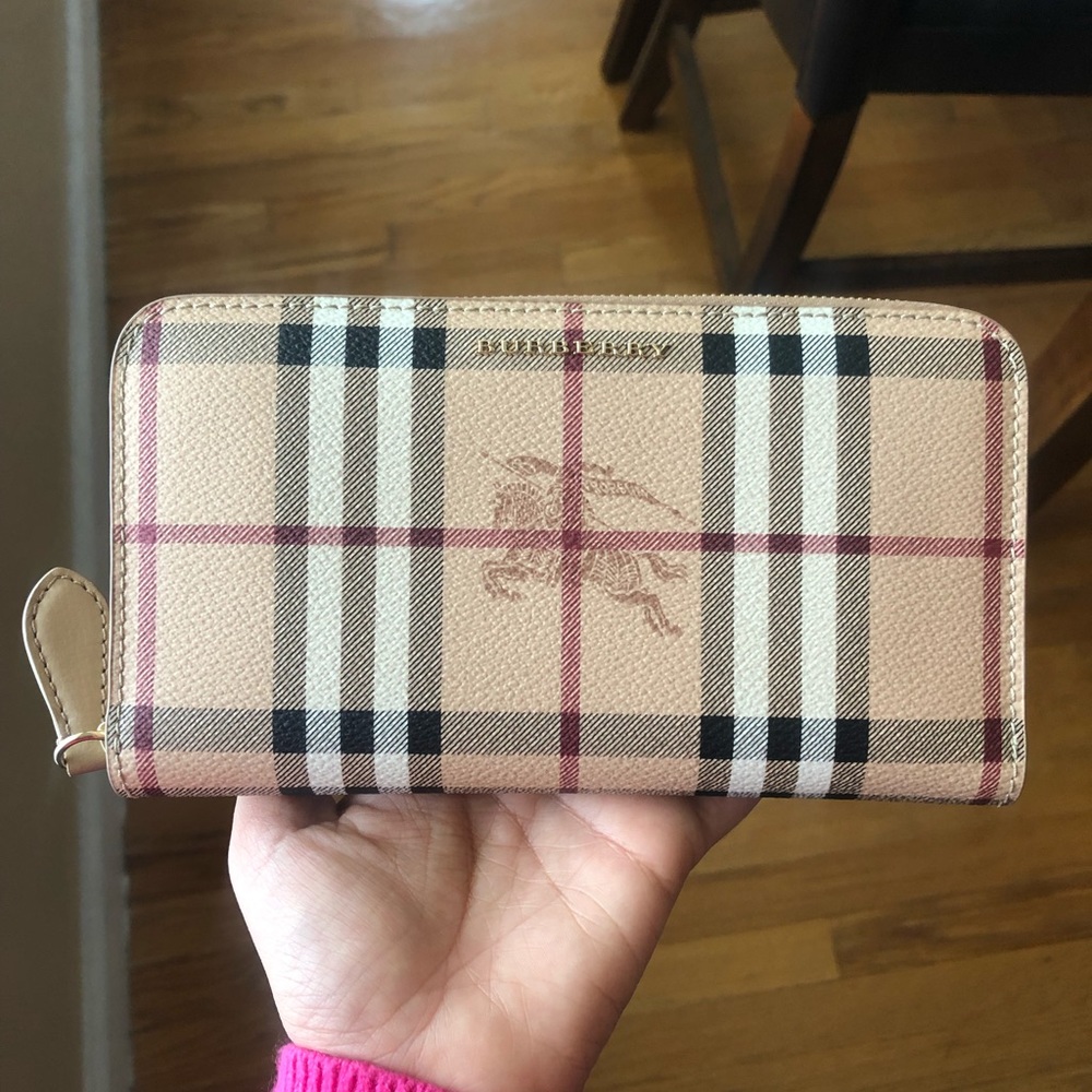Burberry Mid Camel Haymarket Zip Around Wallet